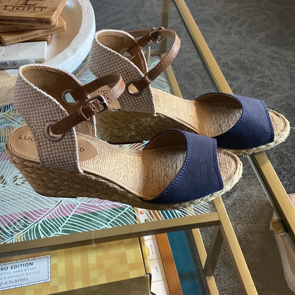 Lucky Brand wedge heels size 8 - Picture 3 of 4